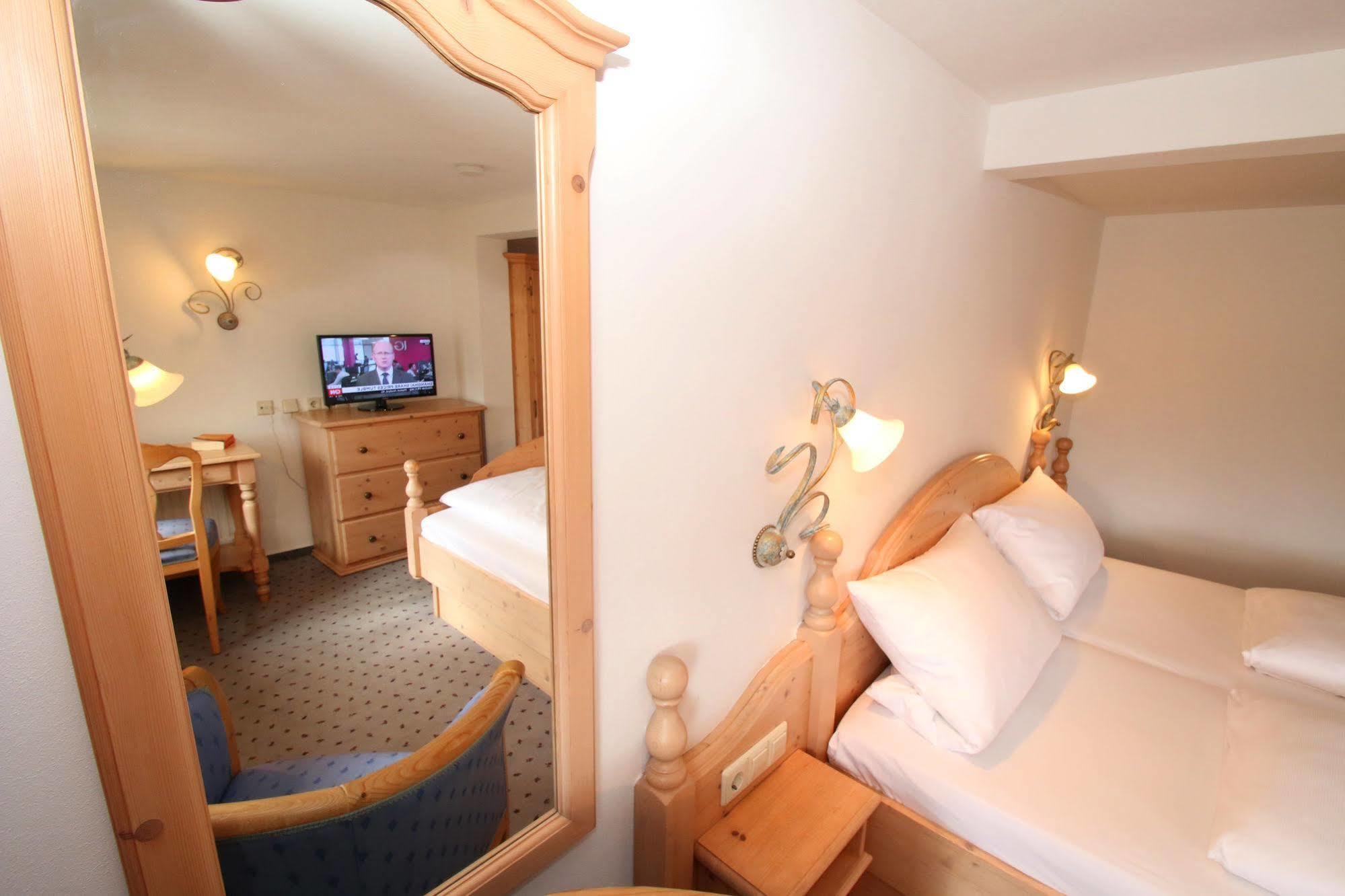 Hotel Landgasthof Adler Altenrond Extérieur photo