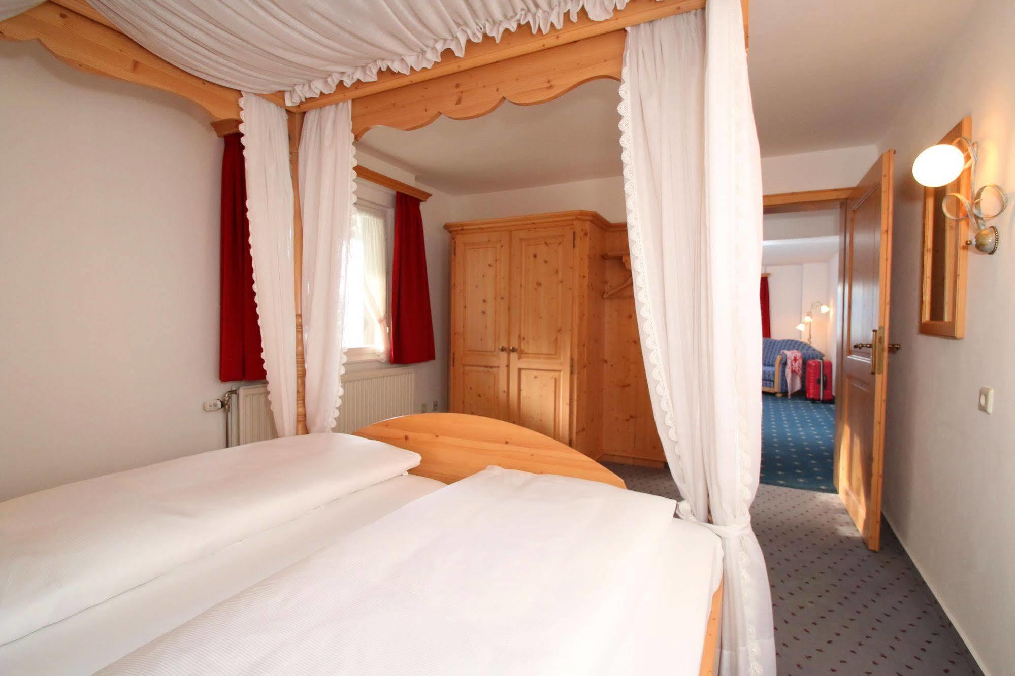 Hotel Landgasthof Adler Altenrond Extérieur photo
